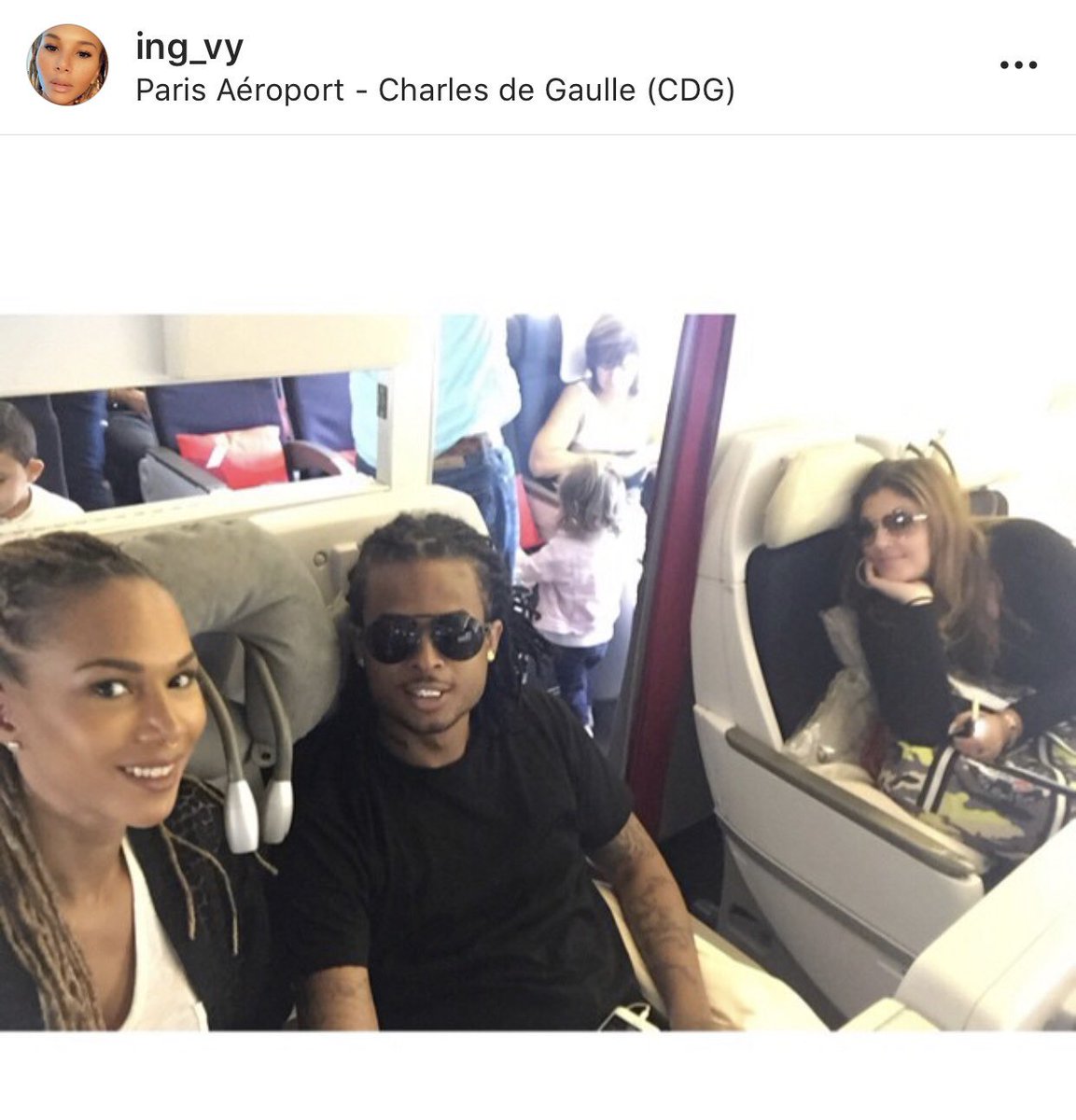 femmedetaille's tweet photo. Kalash écrit un roman pour dire qu’il s’est limite marié de force mais est-ce qu’Ingrid ta affiché quand t’as envoyé ta 🍆 a Ivee ? Et quand tu as trompé ta femme avec ton manager ? C’est pour satisfaire clarakata peut être ? C’est limite son poste.. https://t.co/XqBDMEU9dJ