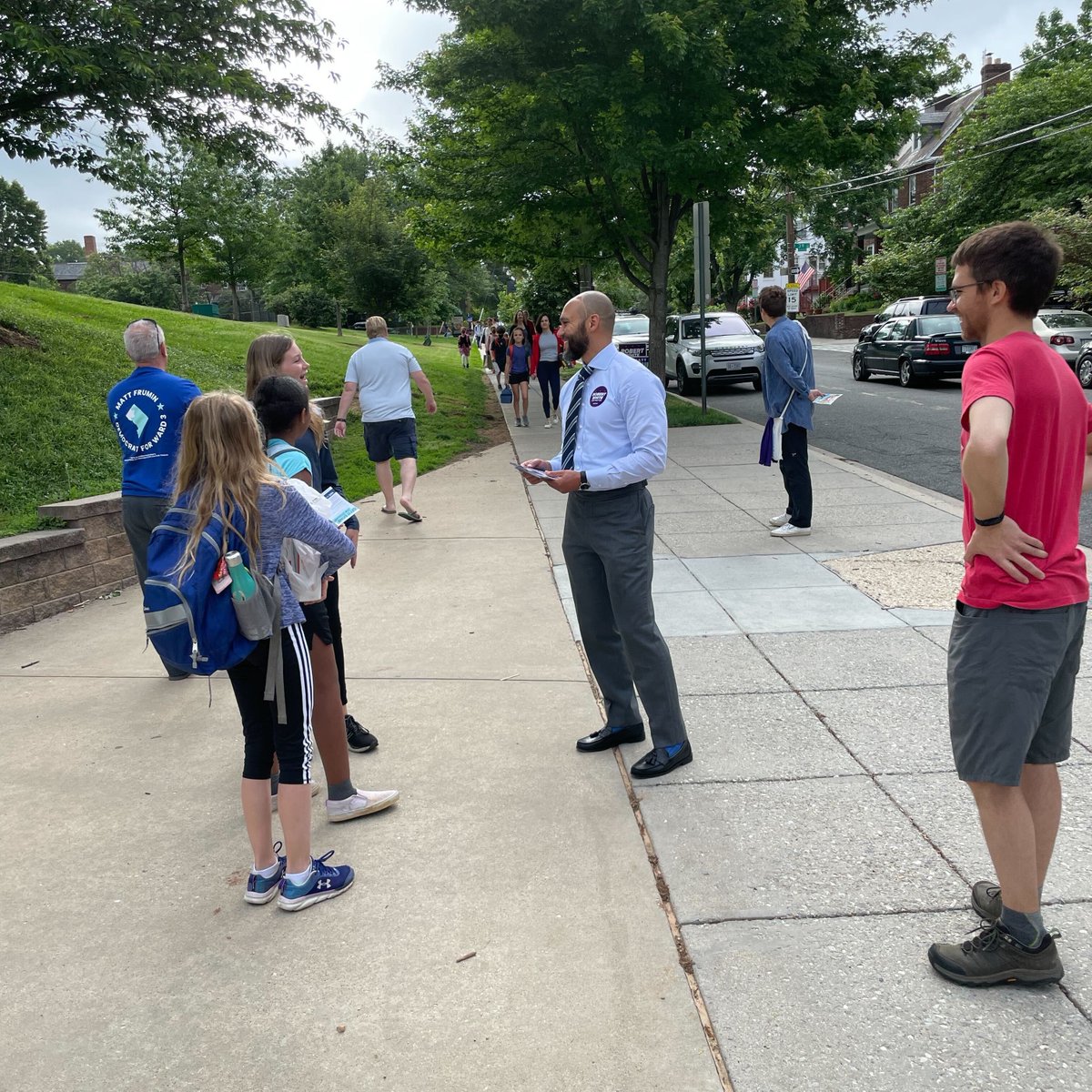 RobertWhite_DC's tweet image. Had a great time meeting with parents and students at Stoddert Elementary School this morning!