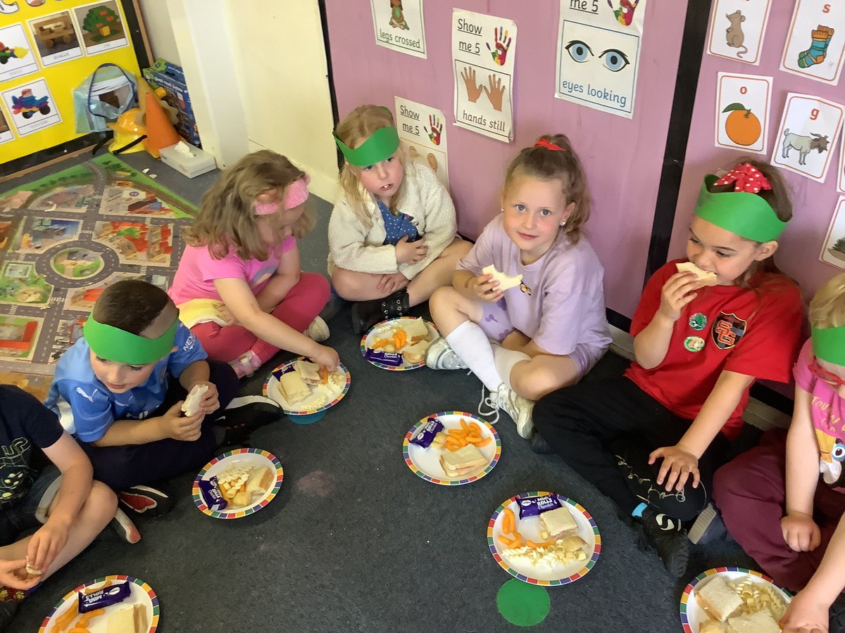 stgregorys_EYFS's tweet photo. This morning we made sandwiches for our special Jubilee tea party. The children have loved having afternoon tea! 🇬🇧 https://t.co/sQ4kHRHhcU