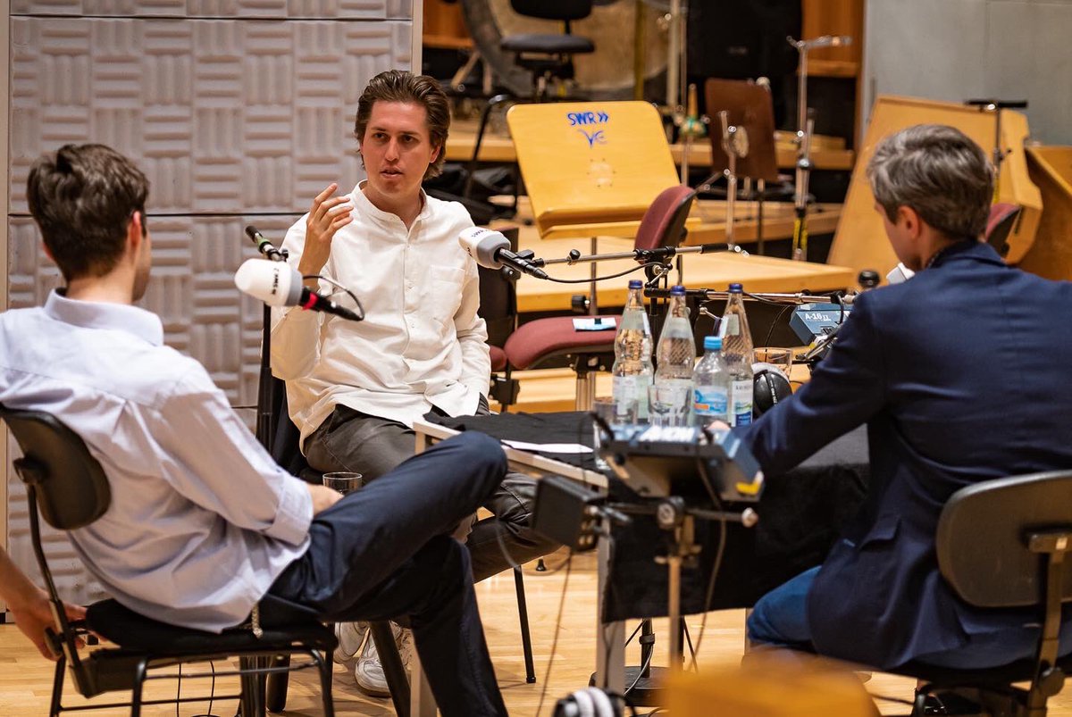 AlexeyStadler's tweet photo. Europa Concert and Intermission talk with #AlekseySemenenko and #RobertNeumann at @SWR2 about Ukraine, role and responsibilities of artists in crisis, moderated by #JuliaNeupert 

📸Oliver Röckle

#stopthewar #standwithukraine🇺🇦 @MDRKLASSIK @rbbKultur @srfkultur @WDR2 @ndrkultur https://t.co/OAm7swxyf5