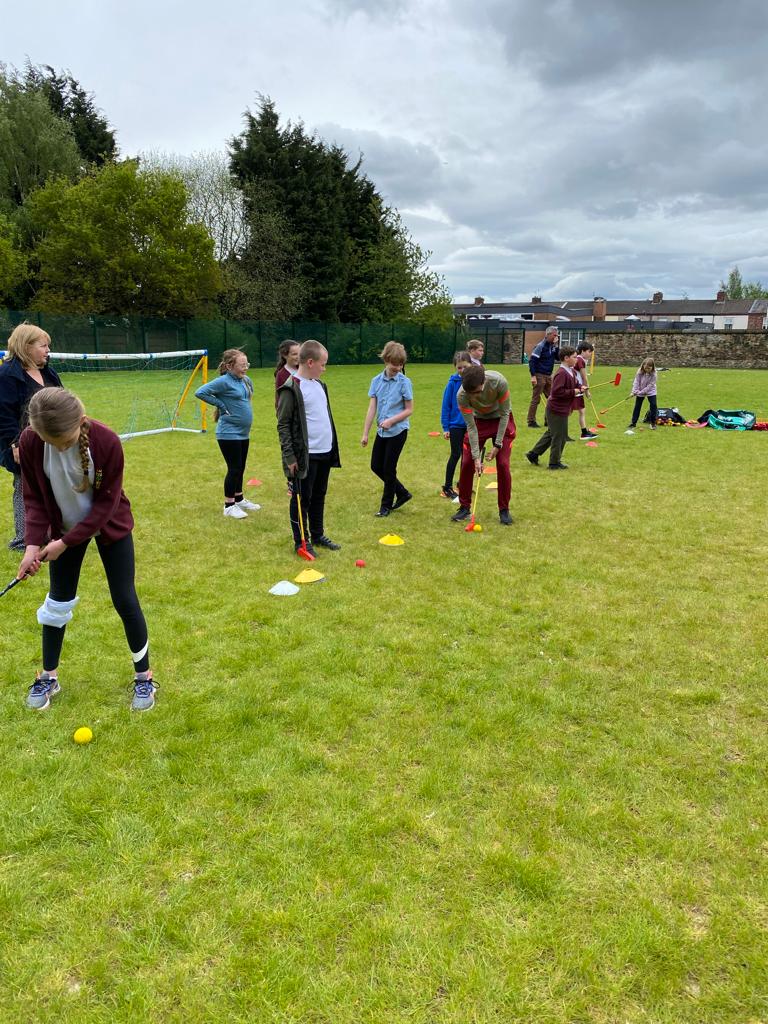 LFCFoundation's tweet photo. We're all 𝓯𝓸𝓻𝓮 🏌️  this content!

https://t.co/fPhpBPCFJK

LFC Foundation &amp; The Golf Foundation are providing opportunities for young people to give golf a go. ⛳ 
Thanks for the help from PGA Professionals and local golf clubs. 🤝 

@Nike #GameOn https://t.co/7mFYxapQ5T