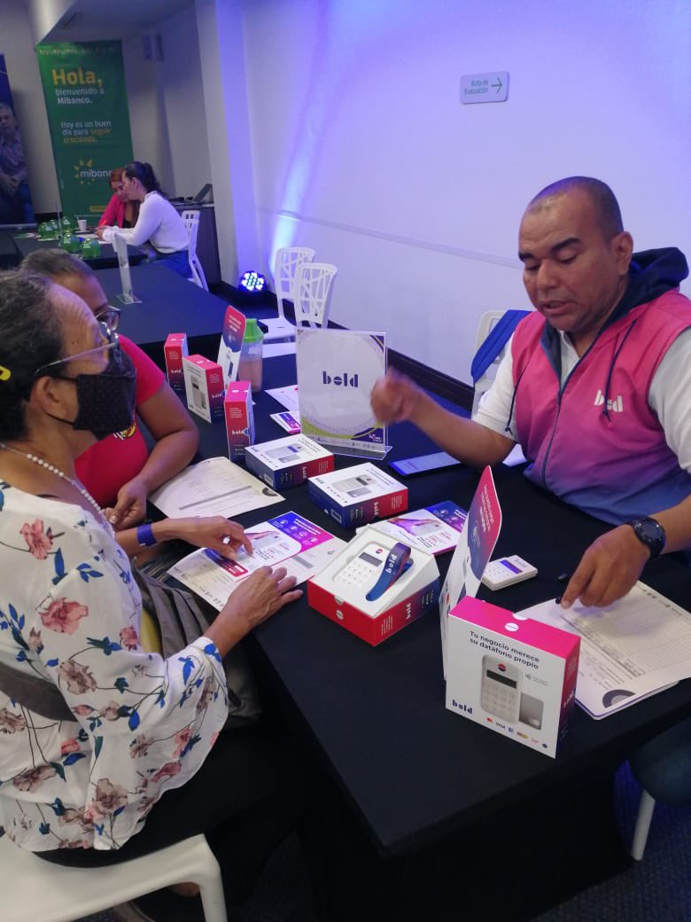 CDEProspera's tweet photo. #Hoy estamos en nuestro evento de entidades de financiamiento, un espacio en el cual podrás conocer la oferta de diferentes entidades de financiamiento y las herramientas digitales que pueden apoyar el crecimiento 🤩🚀de tu empresa #entidadesdefinanciamiento https://t.co/BDOUaDqKjj