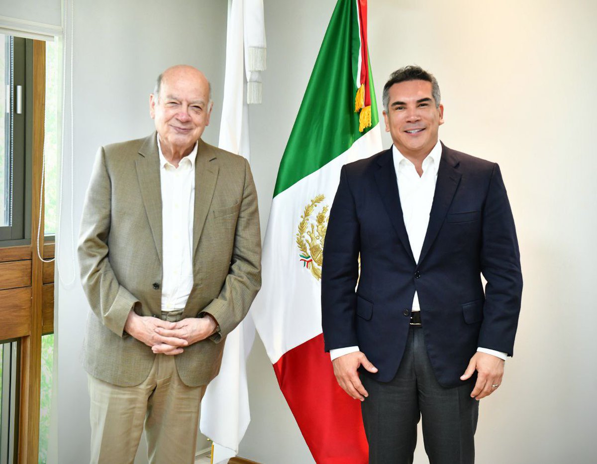 Agradezco la solidaridad del senador José Miguel Insulza, ex secretario general de la OEA. Conversamos sobre México y el proceso de des-institucionalización política que estamos sufriendo; de la represión a la oposición; y del impacto del crimen en los procesos electorales.