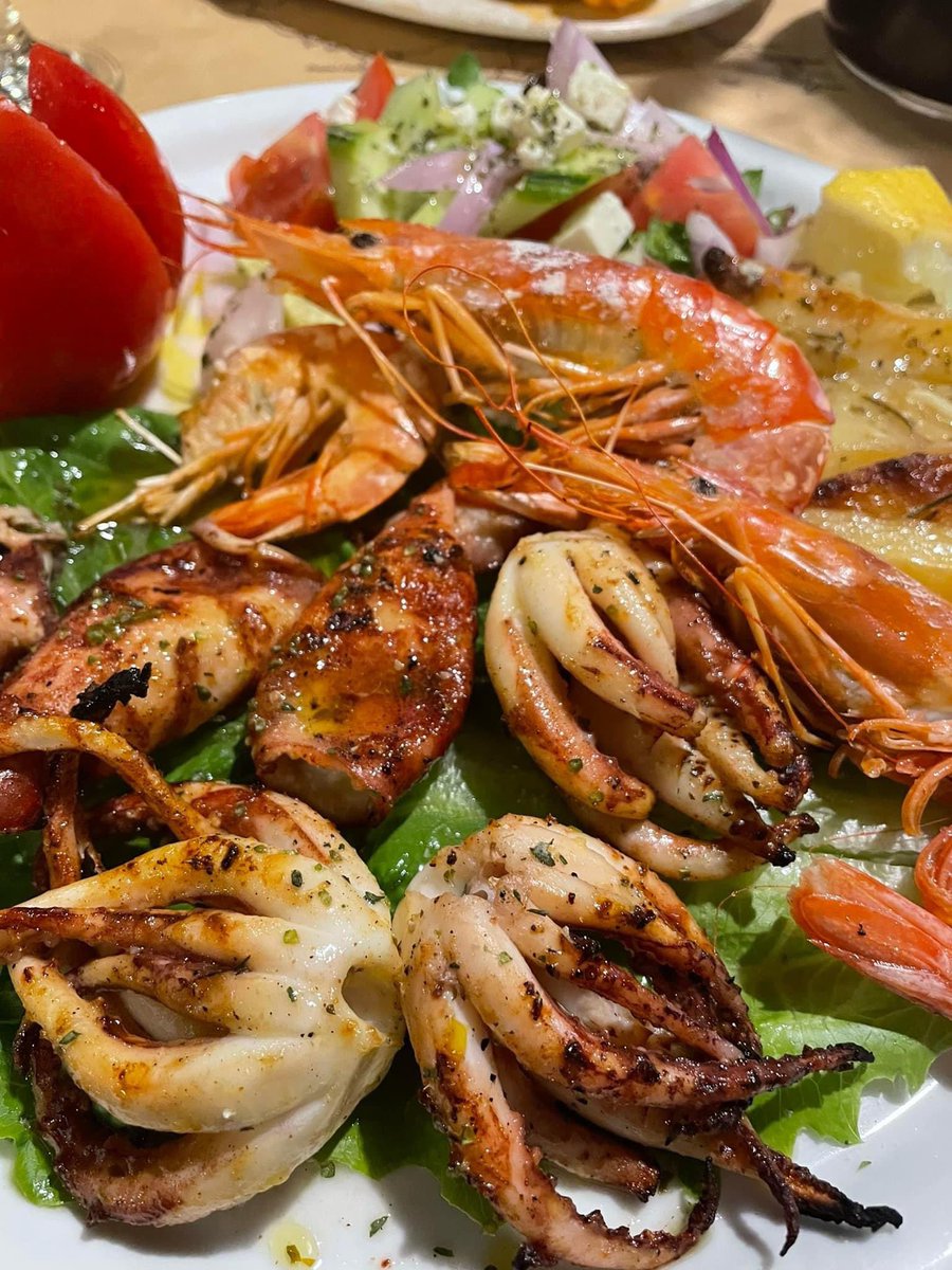 ApolloAlykesGrp's tweet photo. Grilled squid &amp; prawn platter https://t.co/4n2fkW0hcU
