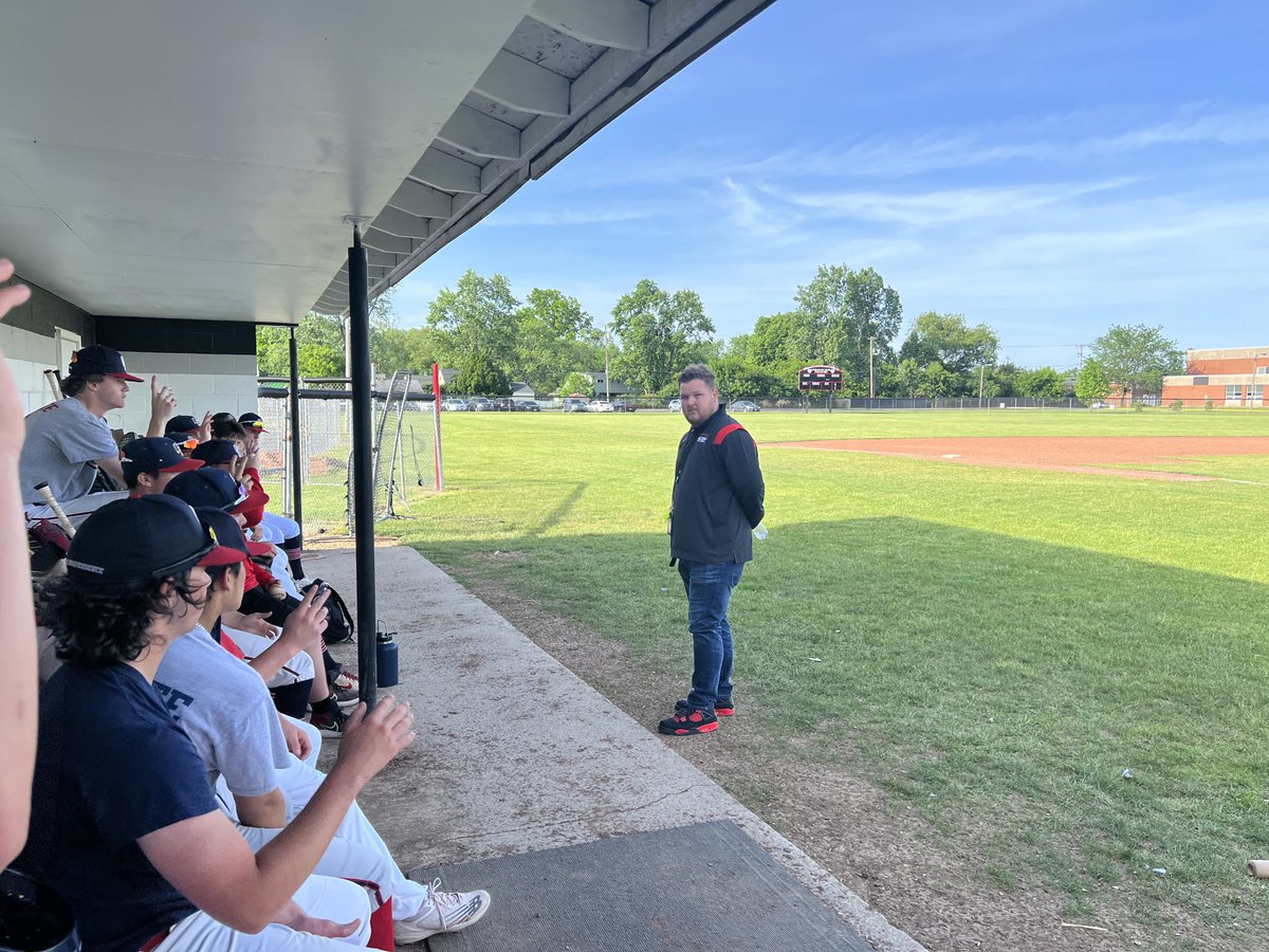 OG OI alum Cameron Barker with an inspiring Motivational Speech to OI u16.  It was great to see and hear what he’s accomplished!  Thank you for coming out and speaking to the Team!   We are ready for this weekend’s tourney.   ⁦@CammBarker⁩ #GOOI!⚾️