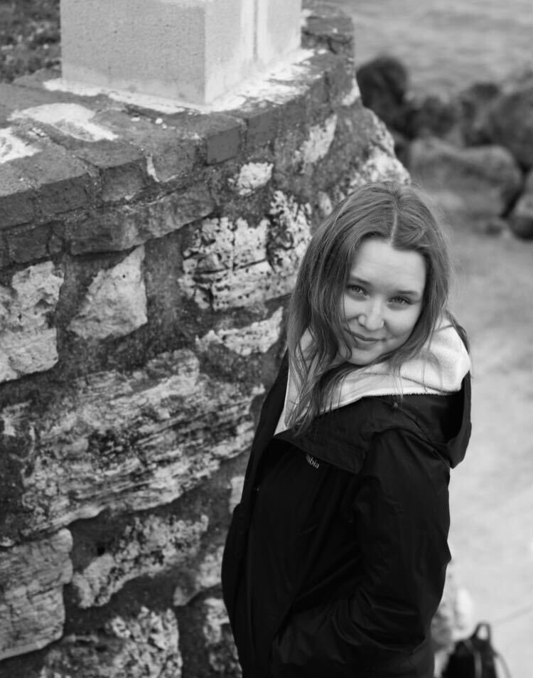 #FlipPit Literary Agent Apprentice, Emma Konn, is looking for #YA &amp; #NA specific stories with a focus in genres such as: #LGBTQ Stories, #T, #R,  #MR,  and #GN. Storylines that pique Emma’s interest are unreliable narrators, enemies to lovers trope, and LGBTQ representation.