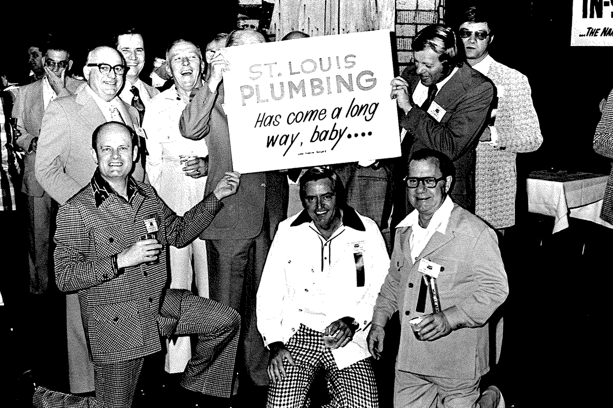 PlumbIndCouncil's tweet photo. TBT is coming at you with a great piece of plumbing history! The St. Louis delegation to the PHCC-NA Convention shows off for the camera circa 1977. Can you name anyone? #PlumbingIndustryCouncil https://t.co/gZbgAWj3Ys