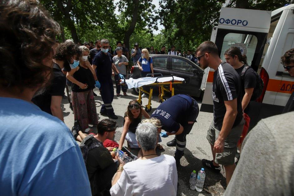 documentonews's tweet photo. Προς τους μελλοντικούς επιτυχόντες των πανελληνίων: Έτσι θα μοιάζει το ελληνικό πανεπιστήμιο όταν περάσετε στις σχολές σας με δεξιά κυβέρνηση. 

[ 📸 ΡΑΦΑΗΛ ΓΕΩΡΓΙΑΔΗΣ/EUROKINISSI]

#Thessaloniki #ΑΠΘ #Κεραμεως https://t.co/MEyB5r8vqu