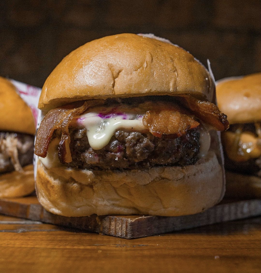 Red Burger N Bar 🍔🍻 tweet media