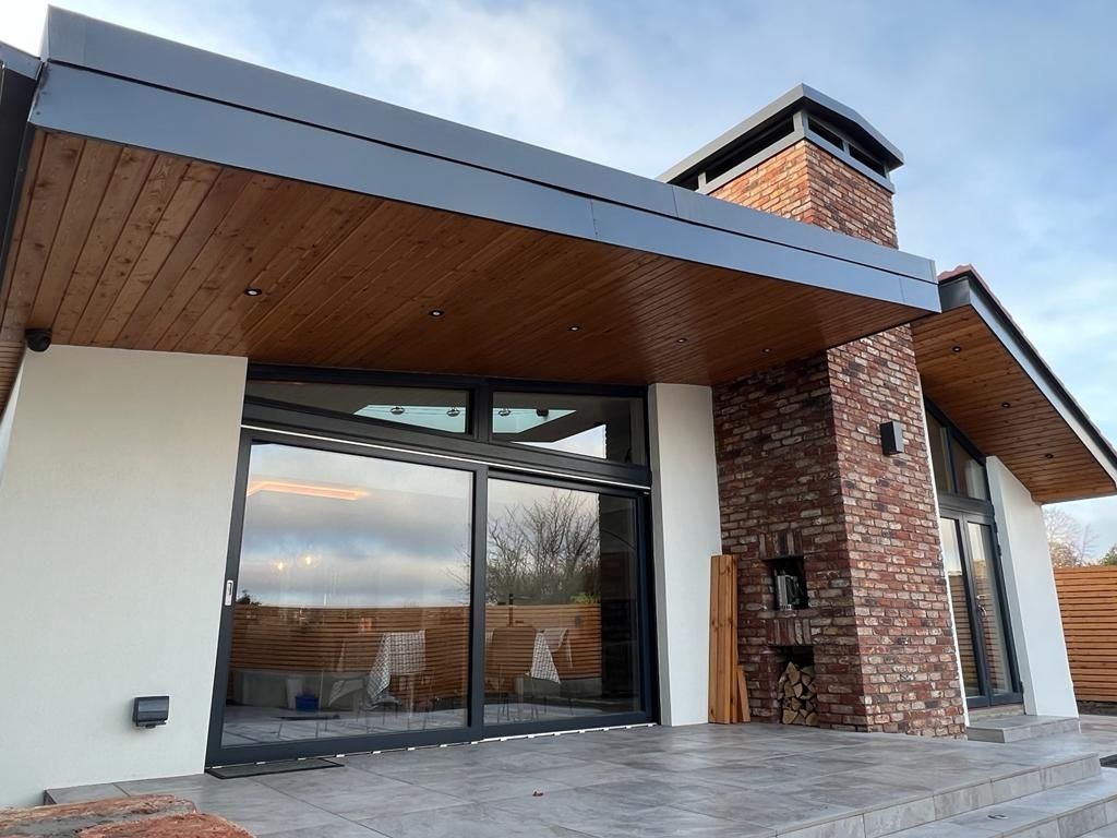Cranwood_Timber's tweet image. Whether it is to add character to your home or security to your garden, our Larch cladding is the perfect choice for your cladding project.

For all machined timber and timber landscaping enquiries, contact us cranwoodindustries.com/contact/

#cladding #larchcladding #homeproject