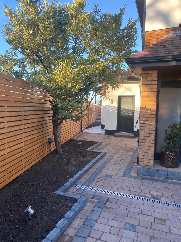 Cranwood_Timber's tweet image. Whether it is to add character to your home or security to your garden, our Larch cladding is the perfect choice for your cladding project.

For all machined timber and timber landscaping enquiries, contact us cranwoodindustries.com/contact/

#cladding #larchcladding #homeproject