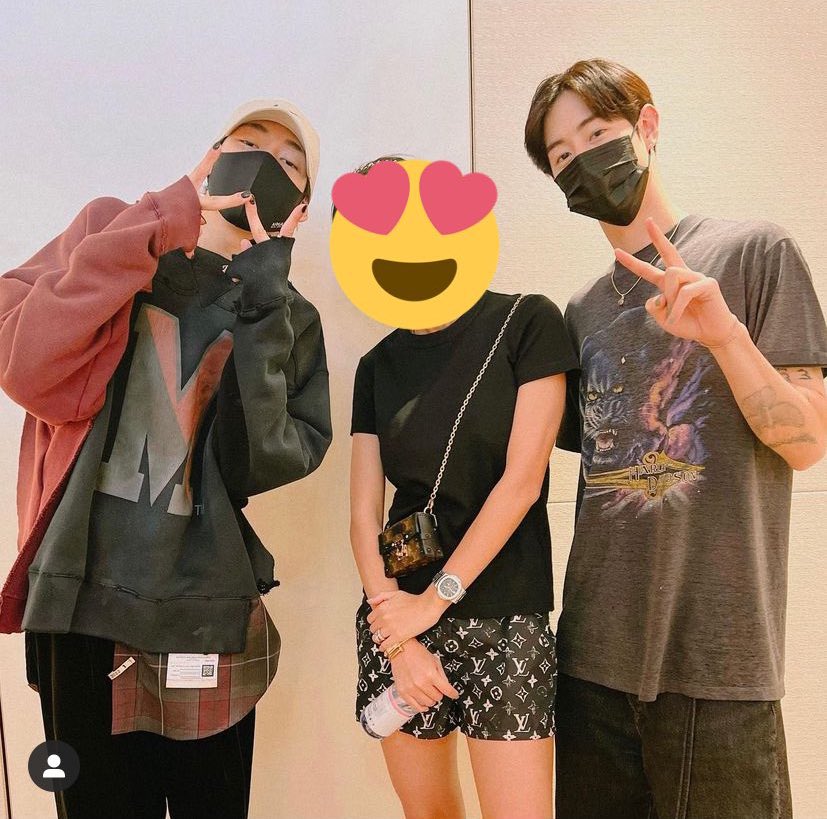 motherverse's tweet photo. เจอแบรนด์เสื้อที่น้องใส่แล้วววว Mihara Yasuhiro แต่หารุ่นน้องใส่บ่าเจอ งานเขาอย่างอาร์ทเลย ถ้ามาร์คต้วนซื้อตัวนี้ให้เป็นขขวกนะ ชั้นหนีไปตุยดีกว่า Mตัวเท่าบ้าน 🫠 https://t.co/SoV2ERHhMy