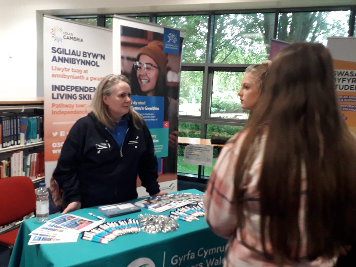 LesleyInnes3's tweet photo. An amazing day of inspirational talks &amp; future career opportunities for learners at Skills day @colegcambria Northop... words of wisdom from a range of speakers including @StrongeCom @KoganCoaching @HoolaNation @CareersWales and many more...👍 https://t.co/9mHnqabGej