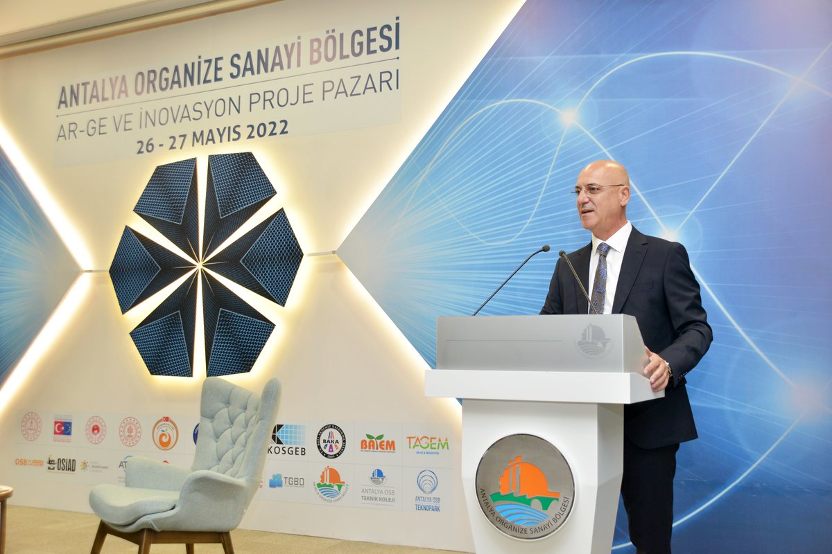 AntalyaOSB's tweet image. Başkan @aalibaharr bilim &amp;amp; teknolojinin,görev süreleri boyunca yönetim vizyonunun merkezinde yer aldığını belirtti. Sanayi sektörü ile gençlerin geleceğini bu iki temel üzerine planlayıp,yol haritası oluşturduklarını söyleyen Bahar&apos;ın konuşmasının tamamı👇
antalyaosb.org.tr/tr/haber/antal…