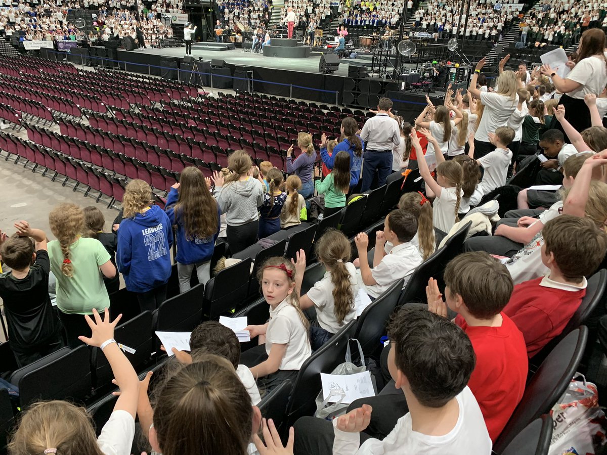 dove_shell_fed's tweet photo. Getting ready for Young Voices, sing from your heart St Thomas’ !!! https://t.co/7JuCdoX15V