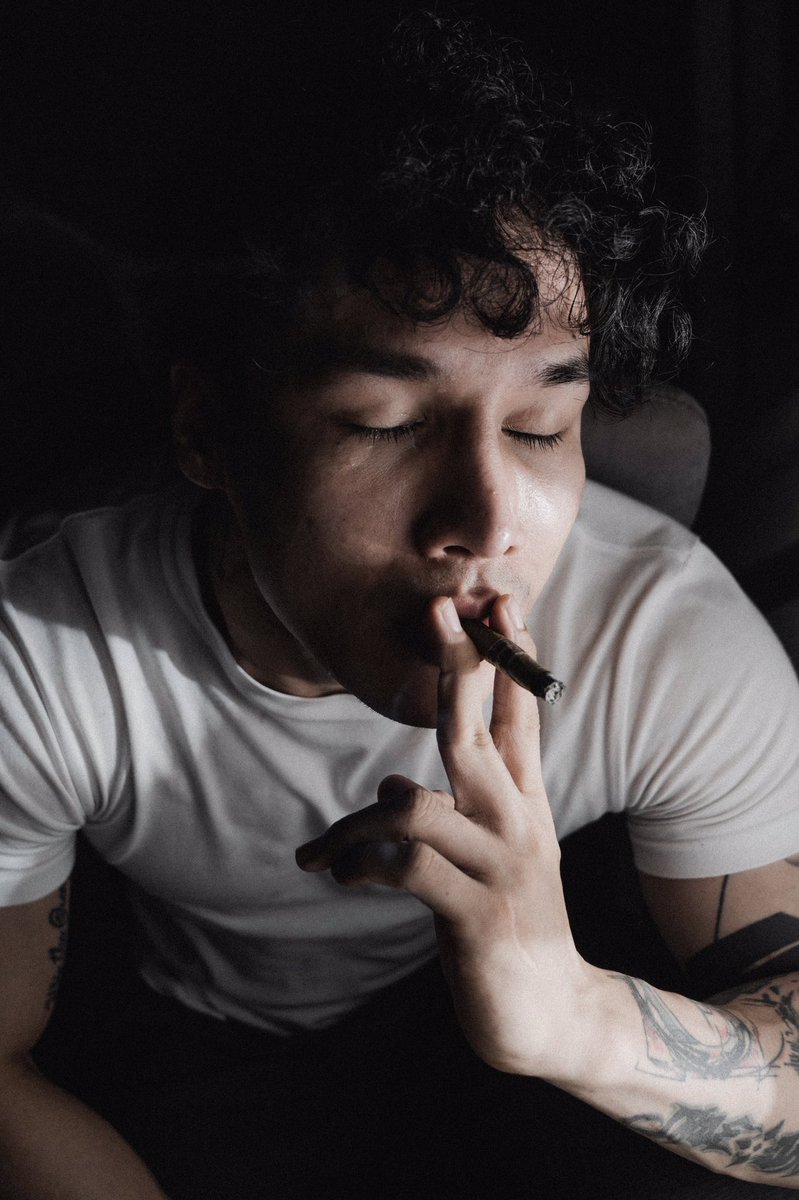 Heinyar12's tweet photo. 🚭 https://t.co/fH7ZvF94v7