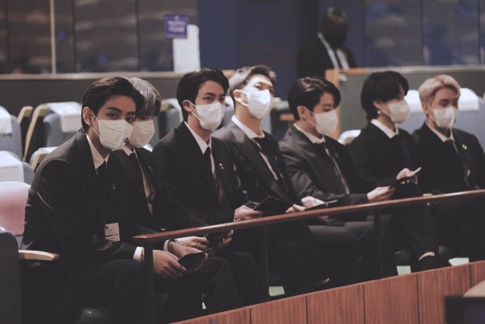 Moon1306_twt's tweet photo. Mỗi một hành trình cậu ấy bước đi, đều khiến chúng mình ngẩng cao đầu tự hào.

BTS PAVED THE AWAY
SO PROUD OF YOU BTS 
#BTSatTheWhiteHouse  @BTS_twt https://t.co/1GnATjAPjG
