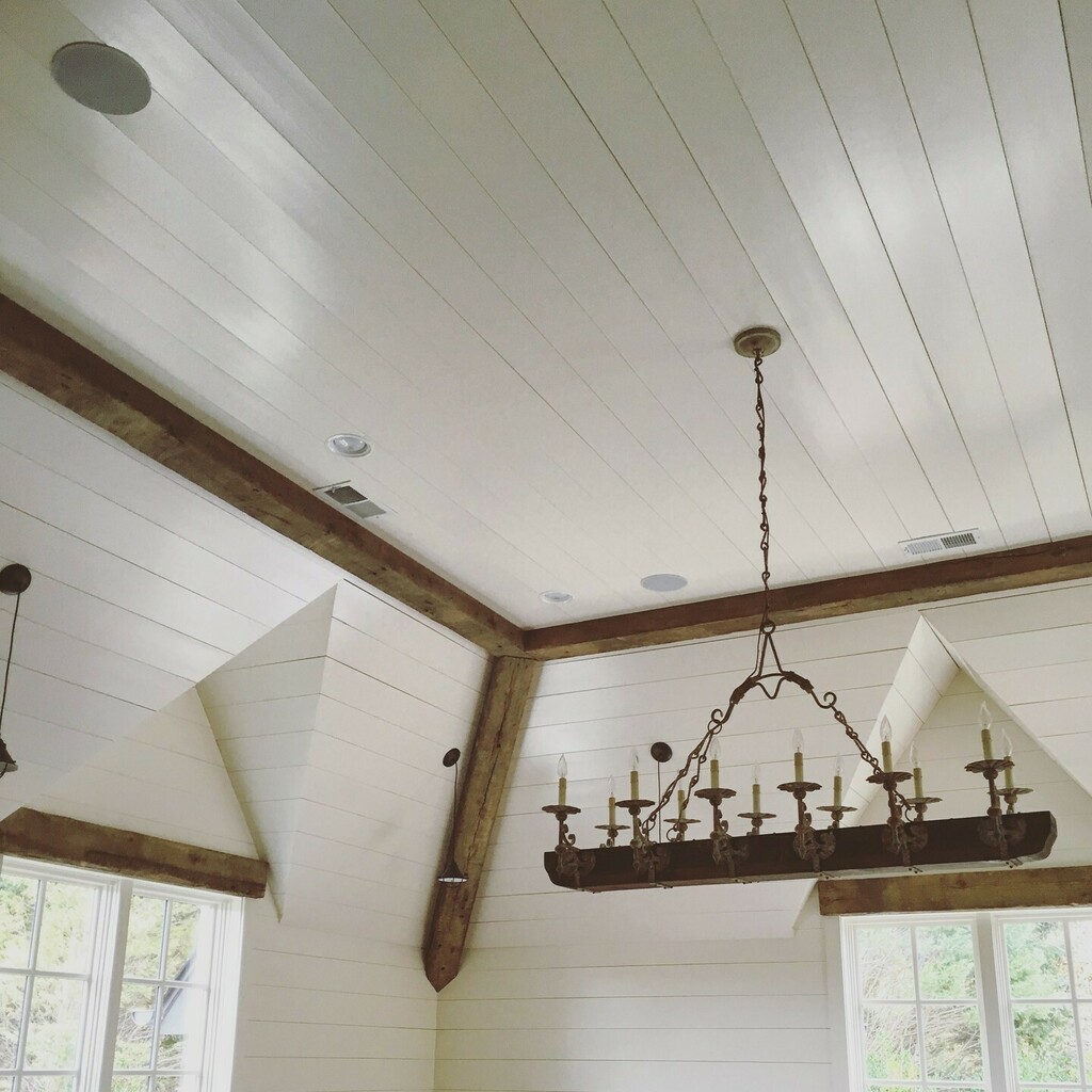 Looking to use reclaimed lumber in your home but not sure how? We can help with customized look like no one else. Drop by our showroom today to speak to one of our knowledgeable sales reps. We can help bring your dreams to life. ⁠
.⁠
.⁠
.⁠
.⁠
#reclaimed #recycle #reclaim…