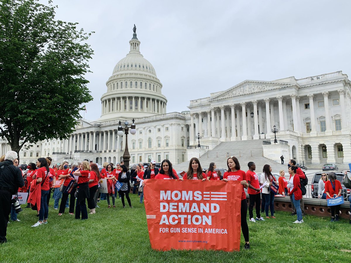 meaghang's tweet photo. I’m at the U.S. Capitol to DEMAND #MoreThanThoughtsAndPrayers from the United States Senate. 

They need to do their jobs and take BOLD ACTION now to end gun violence NOW. @MomsDemand https://t.co/0ePZsLXffY