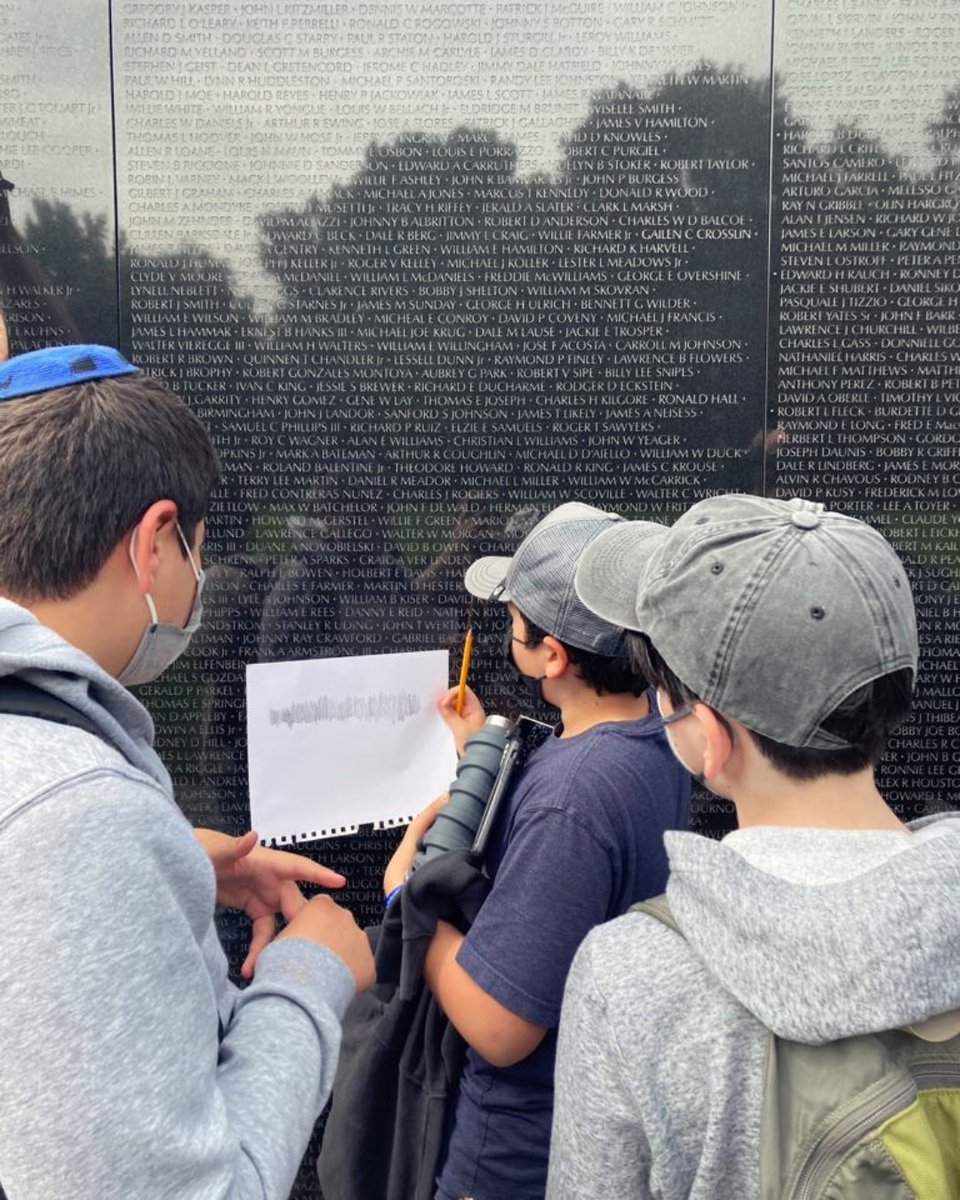 schechterNYC's tweet photo. Schechter Manhattan 7th-grade students visited the National Portrait Gallery, Lincoln Memorial, Vietnam Memorial, World War II Memorial, and made a quick stop at the White House. They ate a delicious meal at Char Bar and watched the sunset over the Potomac River. #WashingtonDC https://t.co/CeGQigKJFB