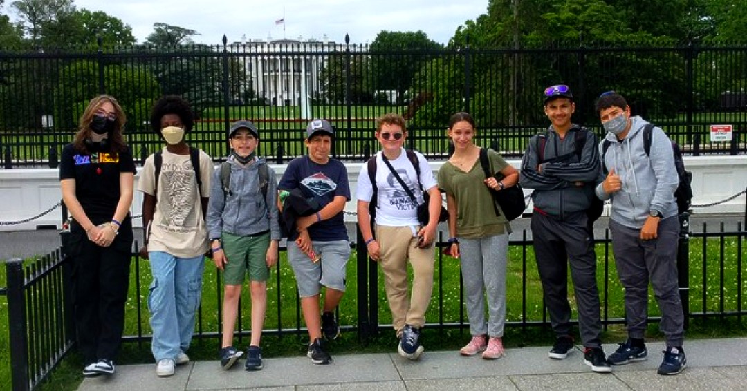 schechterNYC's tweet photo. Schechter Manhattan 7th-grade students visited the National Portrait Gallery, Lincoln Memorial, Vietnam Memorial, World War II Memorial, and made a quick stop at the White House. They ate a delicious meal at Char Bar and watched the sunset over the Potomac River. #WashingtonDC https://t.co/CeGQigKJFB