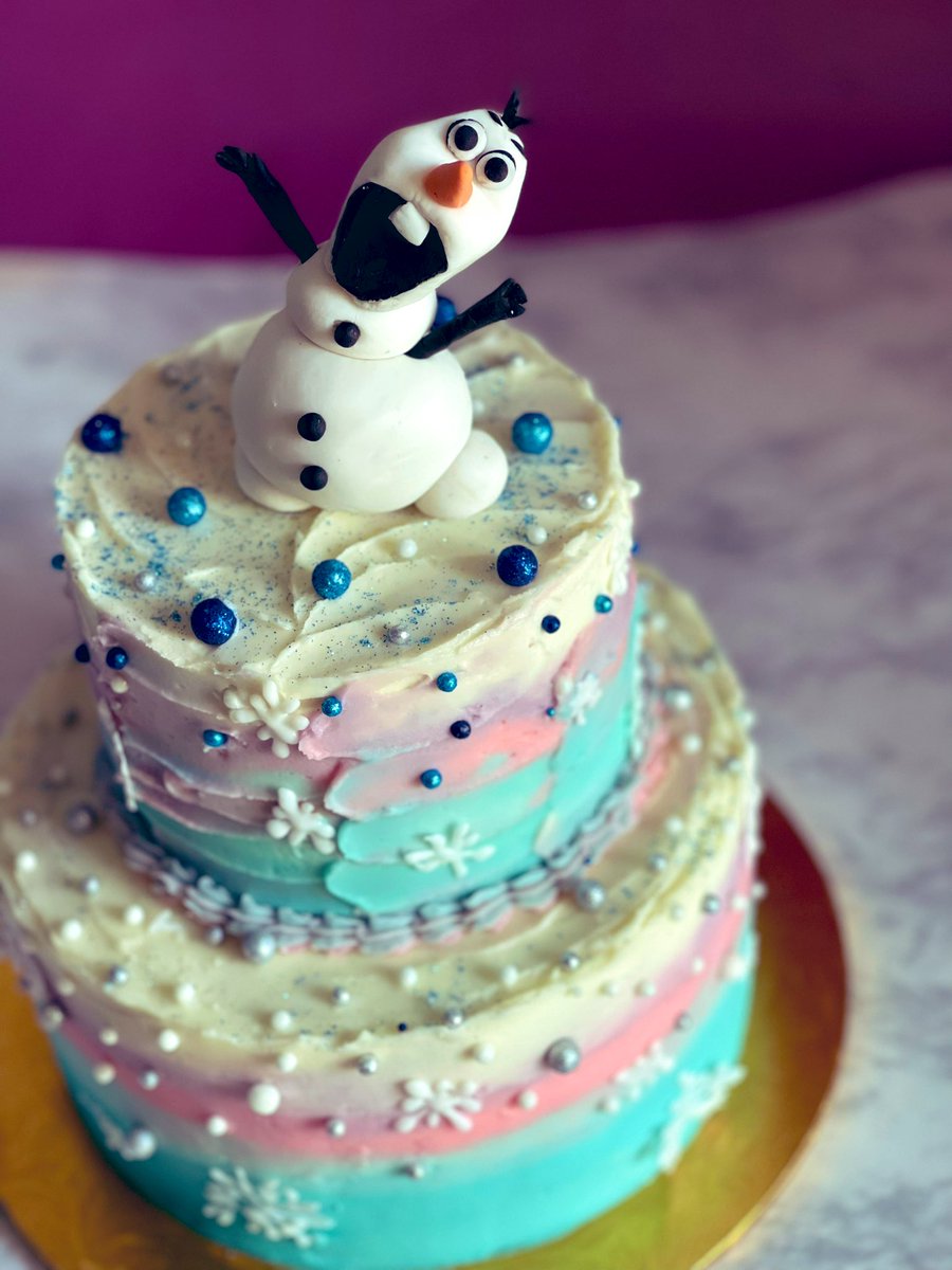cocoberrymx's tweet photo. Libre soy, libre soy… Nos pidieron un cake personalizado con nuestro personaje favorito ‘Olaf’ #Frozen #frozencake #olaffrozen https://t.co/OeiFL2ru0W