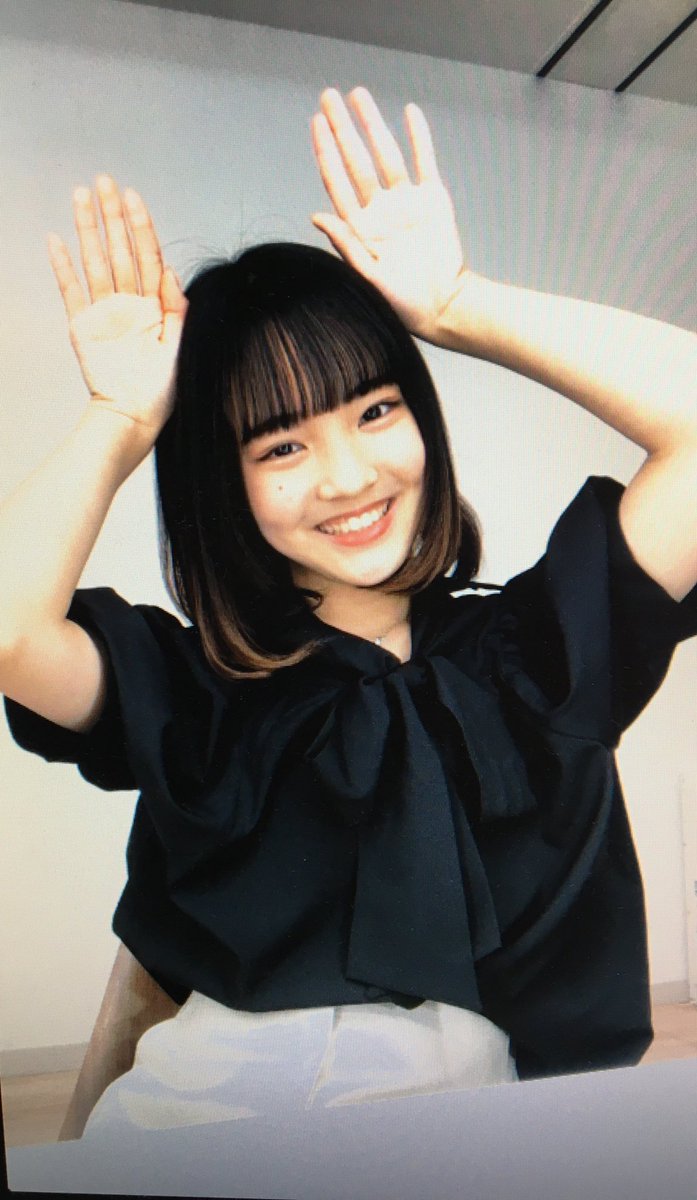 山口莉愛 第2弾 Lucky2 リリイベ限定 オリジナル生写真 💜💜💜 こんにちは！ 莉愛です😍 ⁡ 最近めっちゃ寒いですね