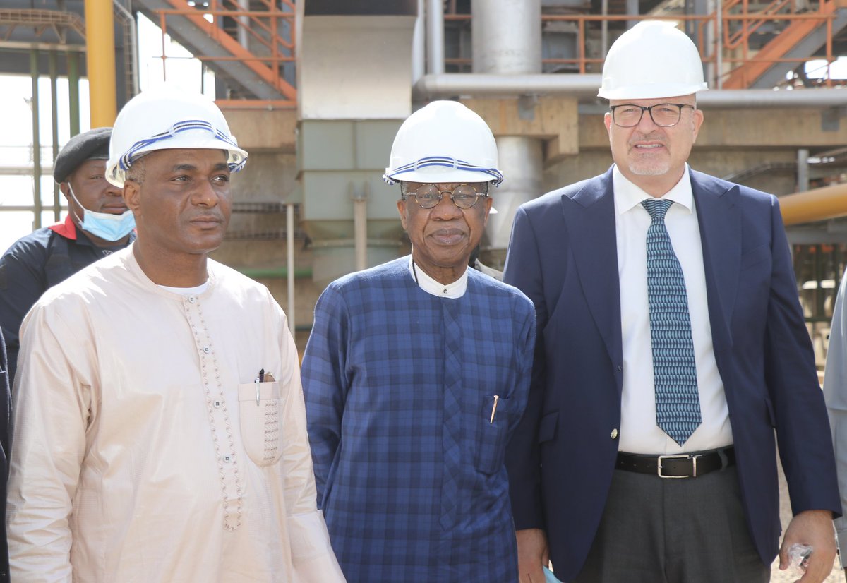 Press Release 

FG's Favourable Conditions Boost BUA Cement Production By 300% - Minister

#Thread 👇...