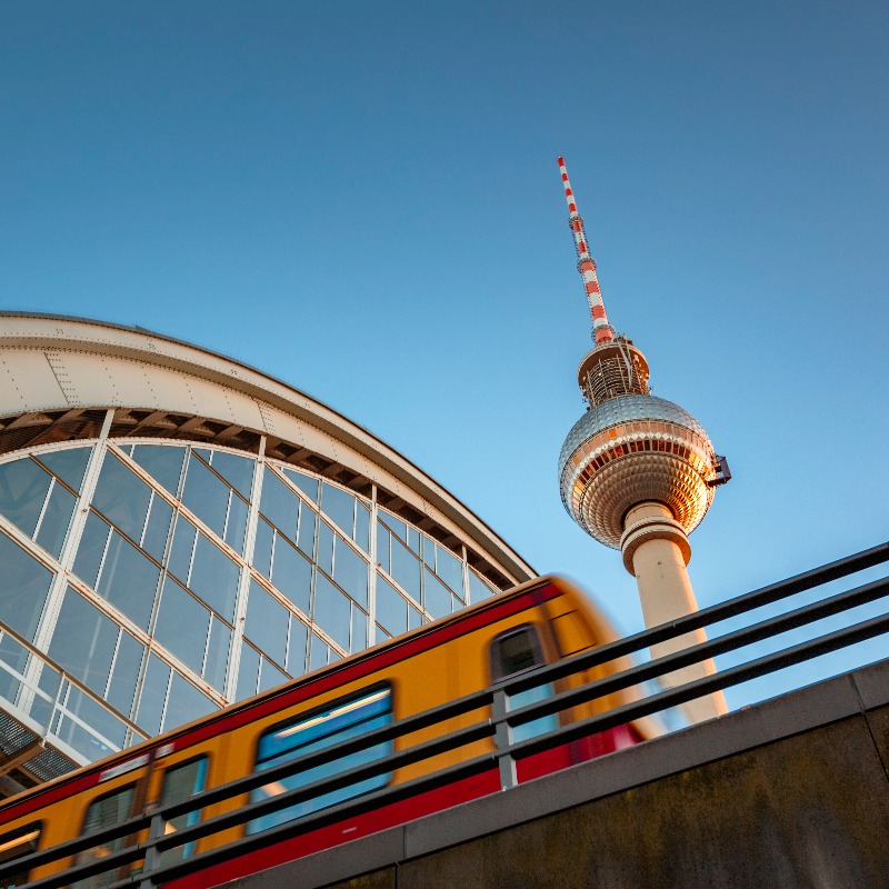 VisitGermanyUK's tweet photo. In an effort to reduce road traffic &amp; pollution, German Rail is offering everyone a 9 Euro season ticket for unlimited travel on local &amp; regional trains throughout Germany for a whole month. Please give us a ❤️and share if you think this is a good idea.