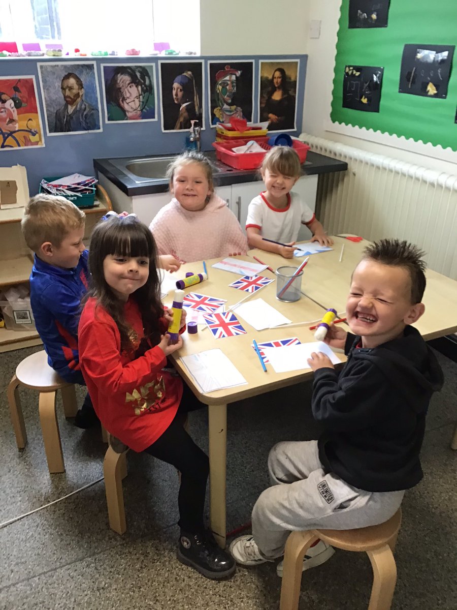 MissMalcolmHB's tweet photo. Reception Green had so much fun celebrating the Queens jubilee today 🇬🇧 https://t.co/ZP46NoAJuE