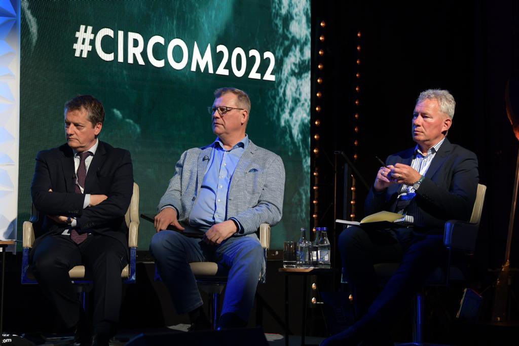 TG4TV's tweet photo. An seisiún deireanach - Aistriú Digiteach á phlé ag Neil Bennett, Nergiz Nora Westerbergh, @AleBaracchini, @mika_lavonen, @SVTKristian &amp; István Pálffy-Orbán 

#CIRCOM2022 @CIRCOMRegional https://t.co/Ezu5Rw6JmA