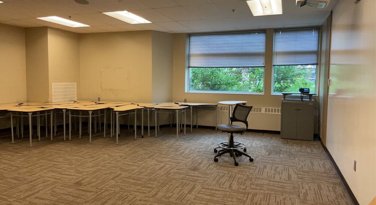 LHSHarrison469's tweet photo. Good bye Room 2214. We’ve had a wonderful 4 years. #proudofthepride https://t.co/NdQE3QO96F