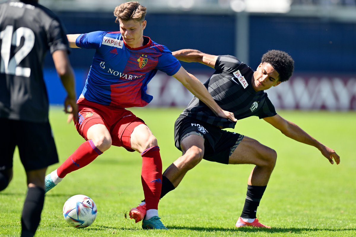 fc_zuerich's tweet photo. Die FCZ Frauen gewinnen ihr Halbfinalspiel gegen den FC Rosengård mit 3:0 und stehen im Endspiel. Die Männer verlieren im Halbfinal gegen den FC Basel 1893 mit 2:4 und spielen um den dritten Platz.

#fcz #fczfrauen #stadtclub #NieUsenandGah https://t.co/0yM6DL4asp