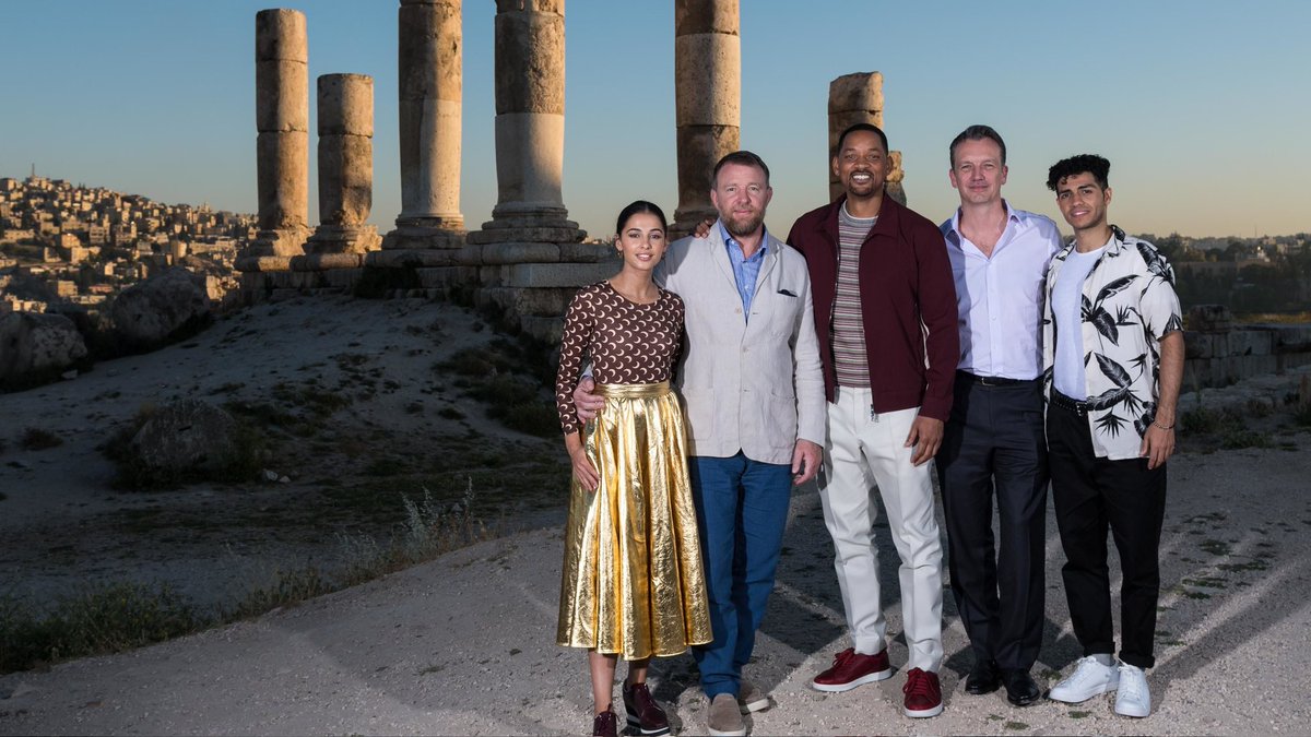 DisneyAladdinRP's tweet photo. 🧞♂️ › #RPAladdin › Magic Carpet Tour › Amman, Jordania.
¡Comenzó el #MagicCarpetTour! Y por supuesto, la primera parada ha sido Jordania. Como sabrán, gran parte de las grabaciones se realizaron en esta localidad. Podrán encantarse con su belleza a lo largo de la película. https://t.co/A93rMwjk8w