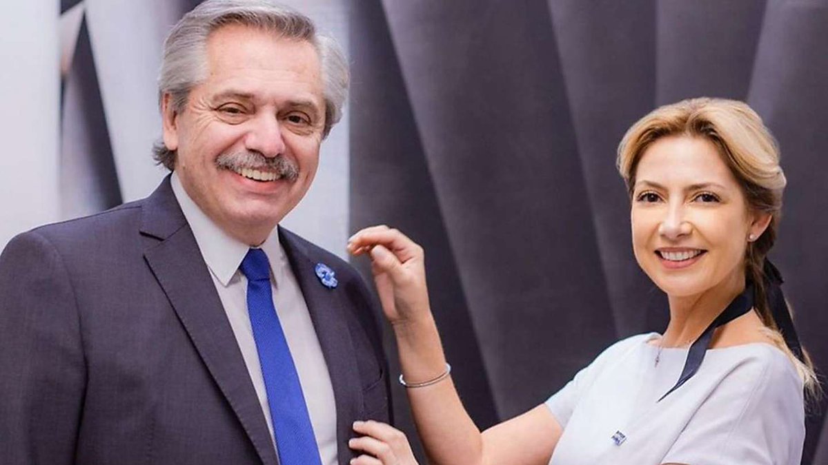 raulnegroperez's tweet photo. No tenes cara Albertitere! Sos un corrupto sinvergüenza Hdmp.! Y tu Gato otra Sinvergüenza. Ni ASCO DAN! Y el Juez y Fiscal otros Basuras mas!
#BuenJueves #25deMayo Poli Mammana Gallardo Julián Álvarez #River121 #albertillo #IglesiaCorrupta https://t.co/zCA339j5sd