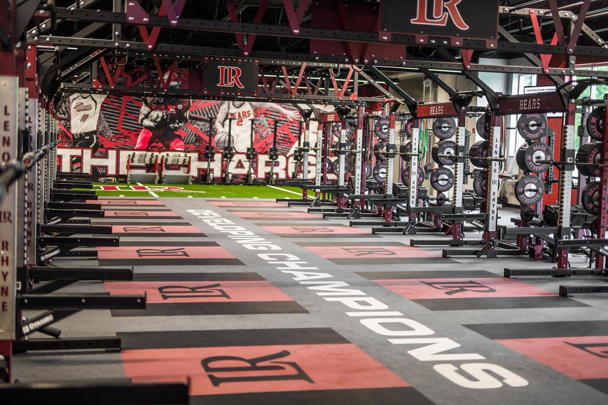 naim_cheeks9's tweet photo. #AGTG after a great talk with @Coach_CPadilla i am blessed to receive a(n) offer from Lenoir-ryhne🐻🖤❤️! https://t.co/2kgH4w0hfn