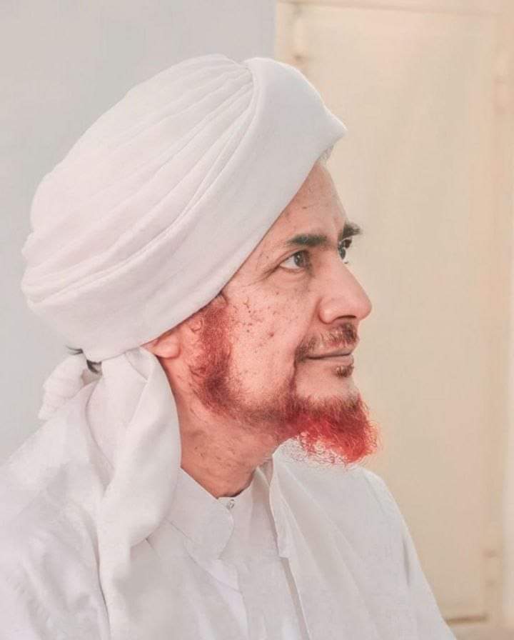 "Jika engkau ingin merubah jalan hidupmu, tetapi tidak tahu darimana engkau akan mulai, maka mulailah dengan bersholawat kepada Nabi Muhammad Sholallahu'alaihi wassallam."
اللهم صل على سيدنا محمد و على ال سيدنا محمد

Habibana Umar bin Hafidz