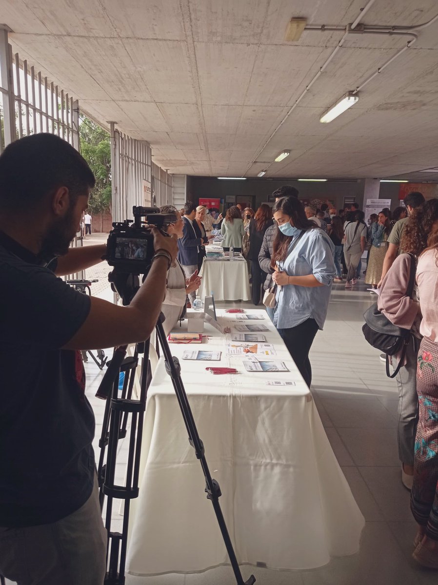 EmpleadosCsur's tweet photo. 🎬Asistimos a la IV Feria de #Empleo y #Emprendimiento del Polígono Sur de Sevilla, con #entidades públicas y privadas como @aemprende para facilitar la búsqueda de #empleo. En @EmpleadosCsur @EmpleoJunta @Ayto_Sevilla 
@CCAndalucia  

#CADEPoligonoSur #fundacionDonBosco #empresa https://t.co/z2mA5KJzJe