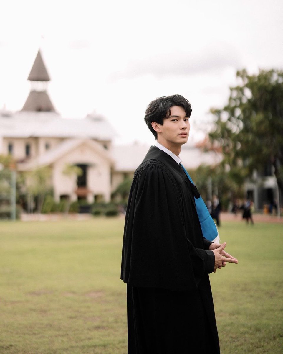 TrendforwinTH's tweet photo. 📢 ประกาศ ป���ะกาศ📢 เนื่องจากพรุ่งนี้เป็นวันรับปริญญาน้องวิน เลยอยากเชิญชวนทุกคนมาเล่นแท็กแสดงความยินดีกับน้องวินกันค่าา 👨🏻‍🎓✨

Date : 27.05.22
Tag line : Congrats Win
Hashtag : #.WinGraduationDay
Start : 08.15 น.

พรุ่งนี้มาพาน้องไปออกแฉกันนะคะ แล้วเจอกันค่ะ 💚🐰

#winmetawin https://t.co/vnkbkcrRPm