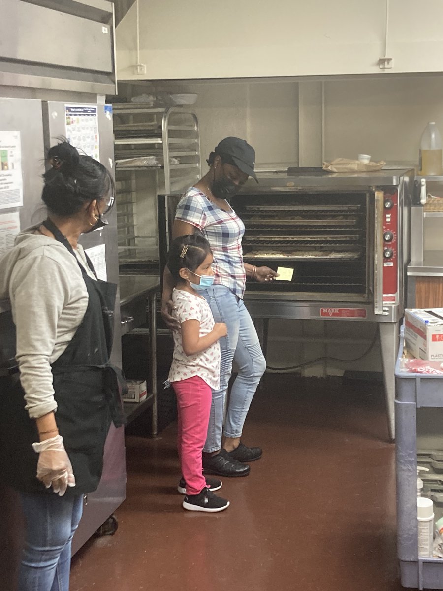 DecorsoC's tweet photo. Thank you to the BEST Cafeteria staff in Orange!  We love our pizza!🥰😀🍕🍕 https://t.co/re6GsD4VPo