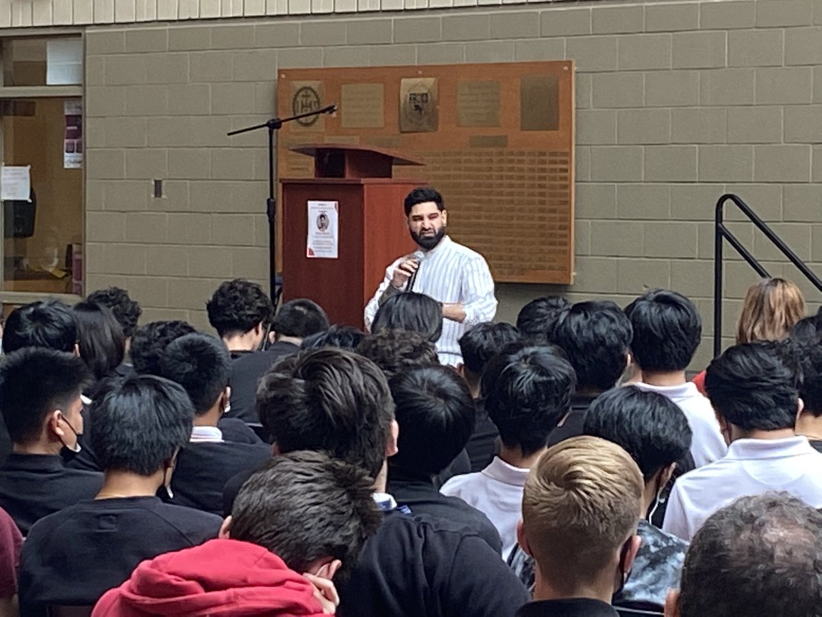 TCDSB_MH_Chief's tweet image. Celebrating a message of resilience in the face of adversity with #WaliShah #TCDSBStopTheStigma at Brebeuf College.