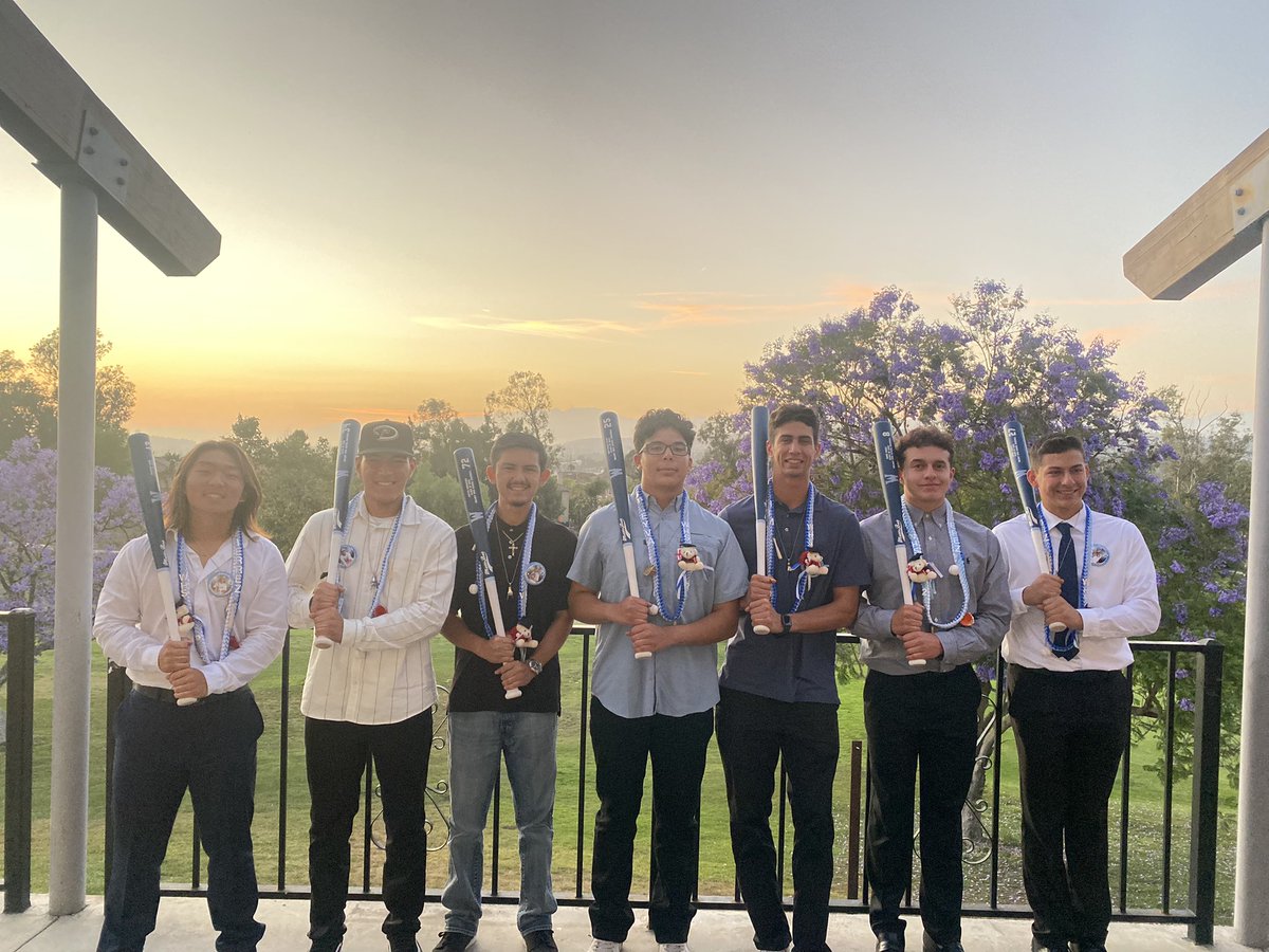 GRADUATION DAY, today we celebrate our Seniors. We Thank these young men for their dedication to the program! “Carpe Diem, seize the day boys, make your lives extraordinary“ ROCK ON! #mustangpride #alwaysamustang #fearthenut #classof2022