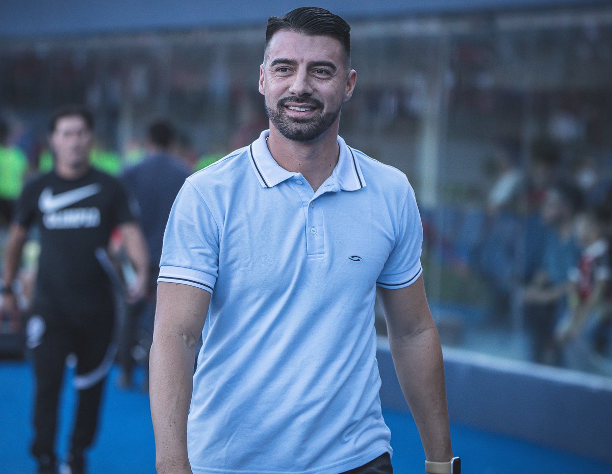 SrFutbolPy's tweet image. - 223 días en el cargo.
- 2 títulos.
- Clasificación a la Libertadores 2022.
- Superó tres fases y se metió a la Fase de Grupos.
- Ganó 3 de 6 clásicos (2 de ellos en LNO).
- Boleto a la Sudamericana.

Todo esto, en su primera experiencia y sin poder contratar.

🇵🇾 Muy meritorio.