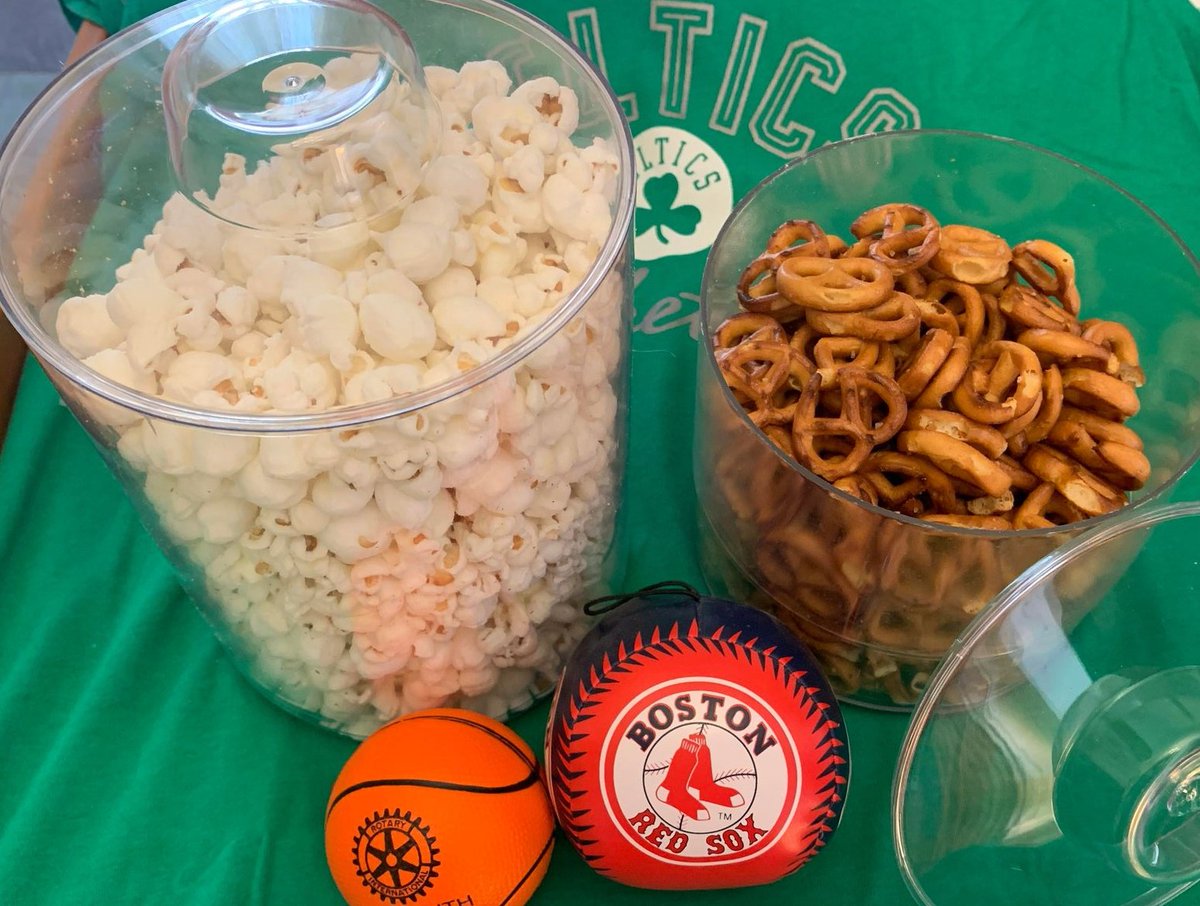 AlphaRhoPlastic's tweet photo. We're got our #playoffsnacks ready for the weekend. How about you? https://t.co/APiDksas75 #gamedayfood #playofffood #gamedaysnacks #playoffs #foodcontainers #snackcontainers #snackattack #nbaplayoffs #celtics #bleedgreen https://t.co/Csaq8U45N8