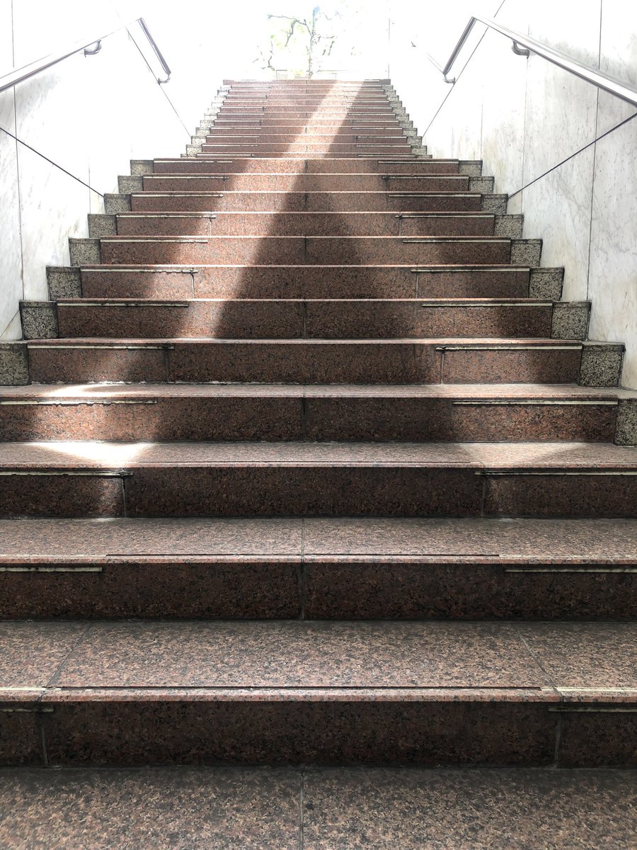 erk_jkt's tweet photo. この季節限定のラッキースポット
Xが現れる日はツイている
今日はちょっと薄めかな https://t.co/Y9ycbseaEX