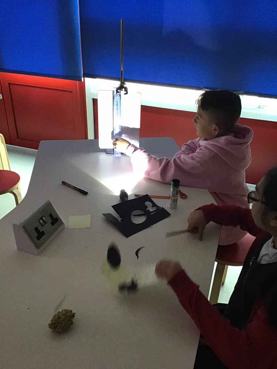 HGPAMissCook's tweet photo. How can we manipulate the size of a shadow by changing its distance from a light source? 🤔💡 Excellent work today from year 6! #harrowgateacademy #harrowgatescience https://t.co/JodmRjjzom