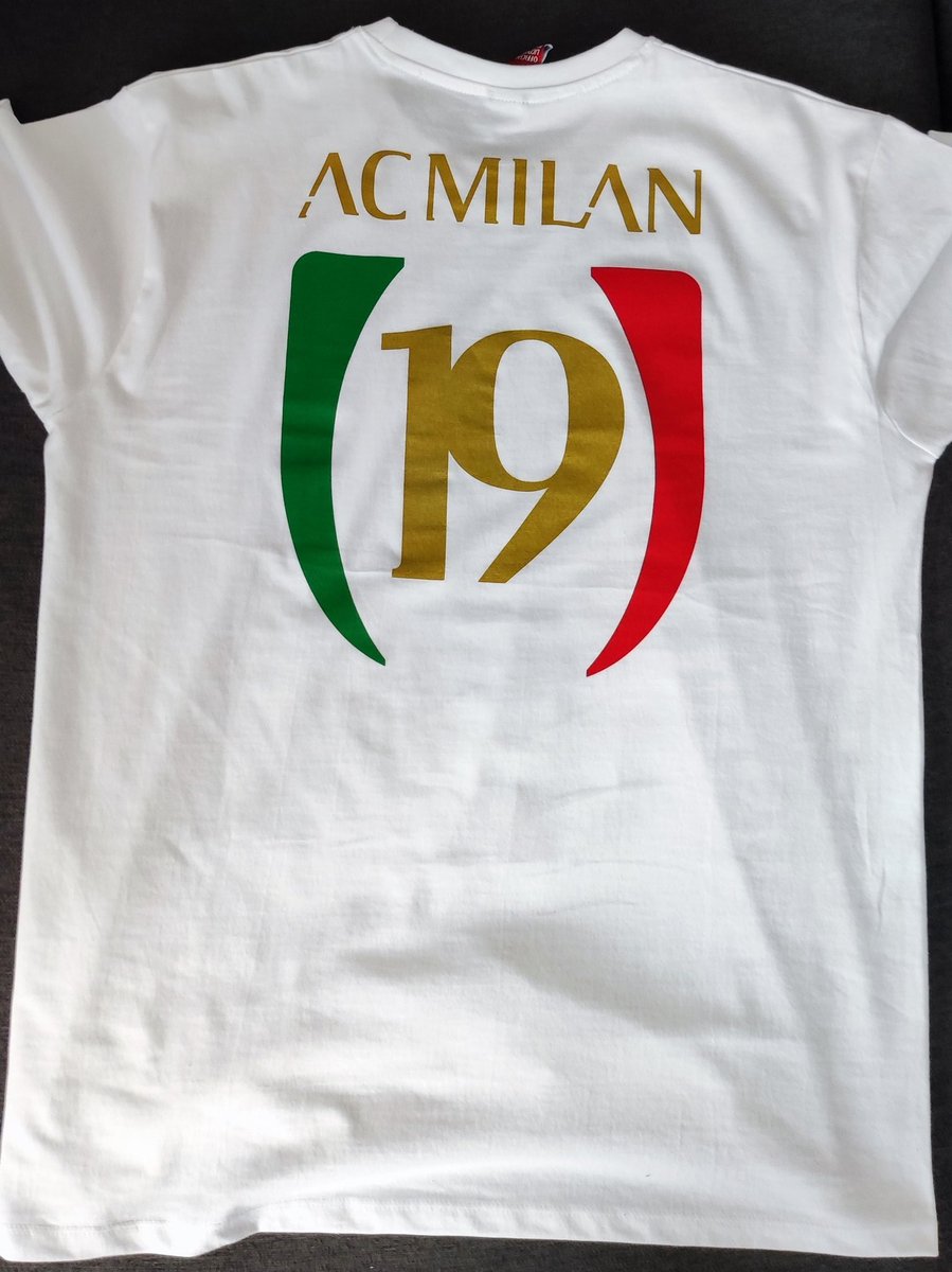 Beltra871's tweet photo. ❤️🖤 the-shirt scudetto che spettacolo
@acmilan https://t.co/MfcWXsFTKo