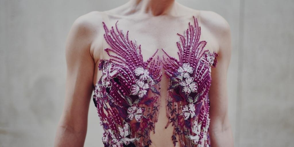 maisonmelise's tweet photo. The toned female body wearing a delicate haute couture gown from our evening collection with subtle flattering jewelry is by @paulienschippergoudsmid⁠
.⁠
.⁠
.⁠
⁠#maisonmelise #tangodresses #handmade #lace #tangofashion #purpletangodress #blossomlace https://t.co/lKvgekjnIx