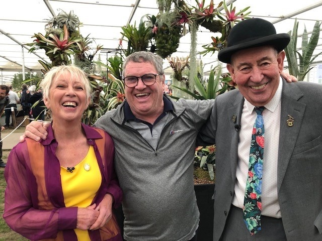 Walton_Gardens's tweet image. Congratulations to Don Billington who has won another Gold Medal award from #RHSChelsea, his 10th gold medal in a row! 🎉
Plants grown in our glasshouses are on display at the show, with the display illustrating how bromeliads grow in a natural setting.

@MyerscoughColl @The_RHS