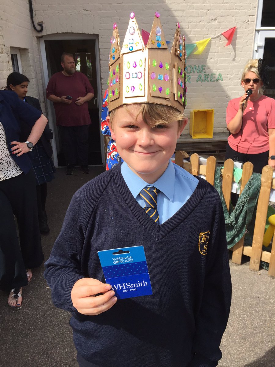 PrepBenedict's tweet photo. Jubilee Party Celebration in full swing @PrepBenedict Well done to these winners of the best crowns! #jubilee #jubileeparty #platinumjubilee #independentschool #bexleymums #chislehurstmums #sidcupmums https://t.co/2o1lRiS57Y